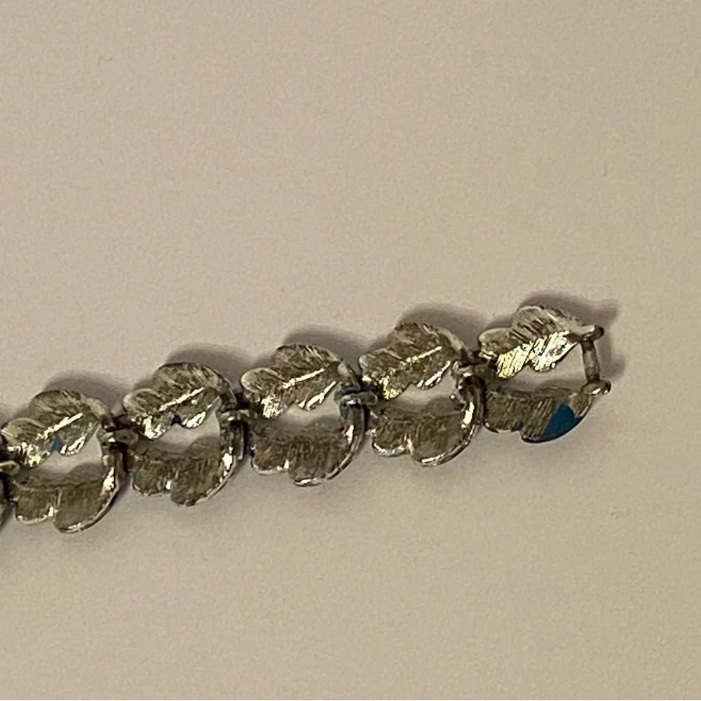 CORO SIGNED BRACELET LINKS BLUE ENAMEL LEAVES VINTAGE SILVER TONE 7”